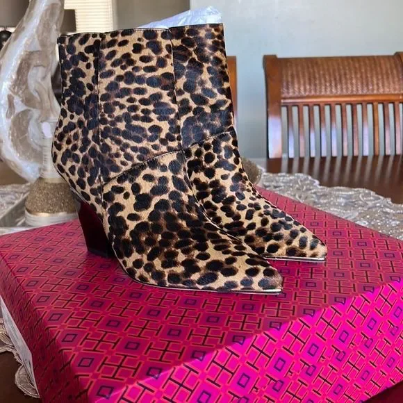 Tory Burch leopard print calf hair ankle boots - Picture 5 of 13